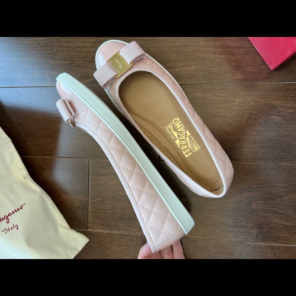 Ferragamo shoes for women 6 1/2 - Picture 4 of 7